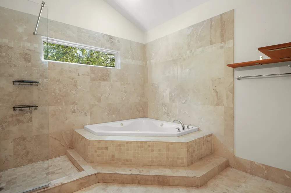 2501 Del Curto Road Austin, TX 78704