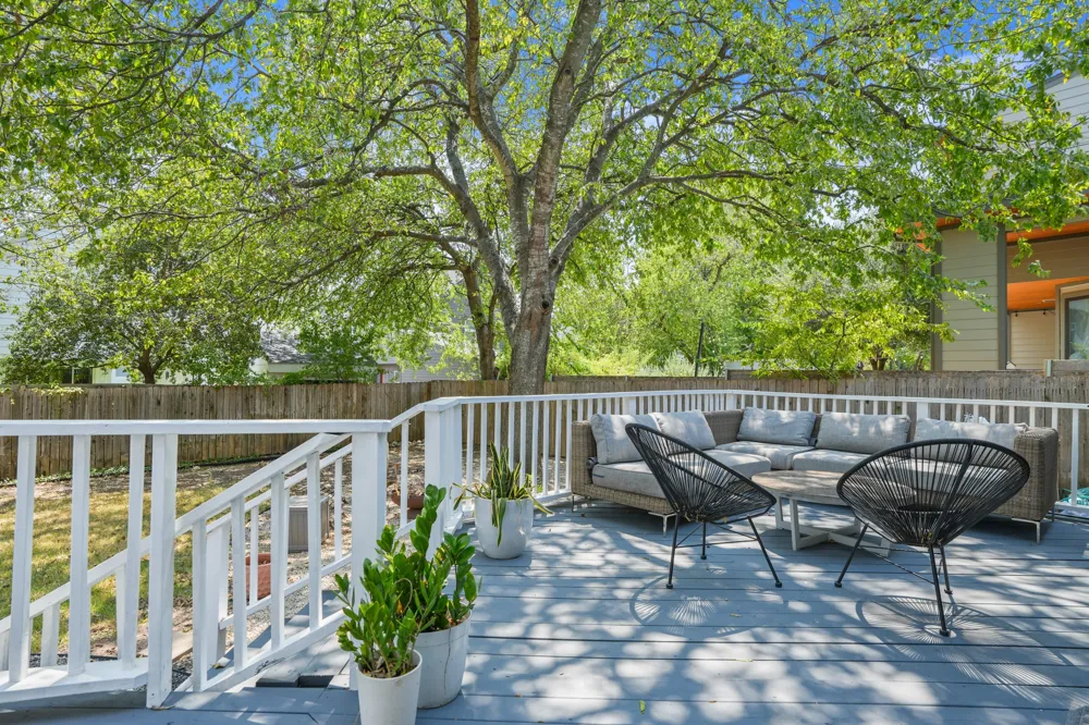 2501 Del Curto Road Austin, TX 78704