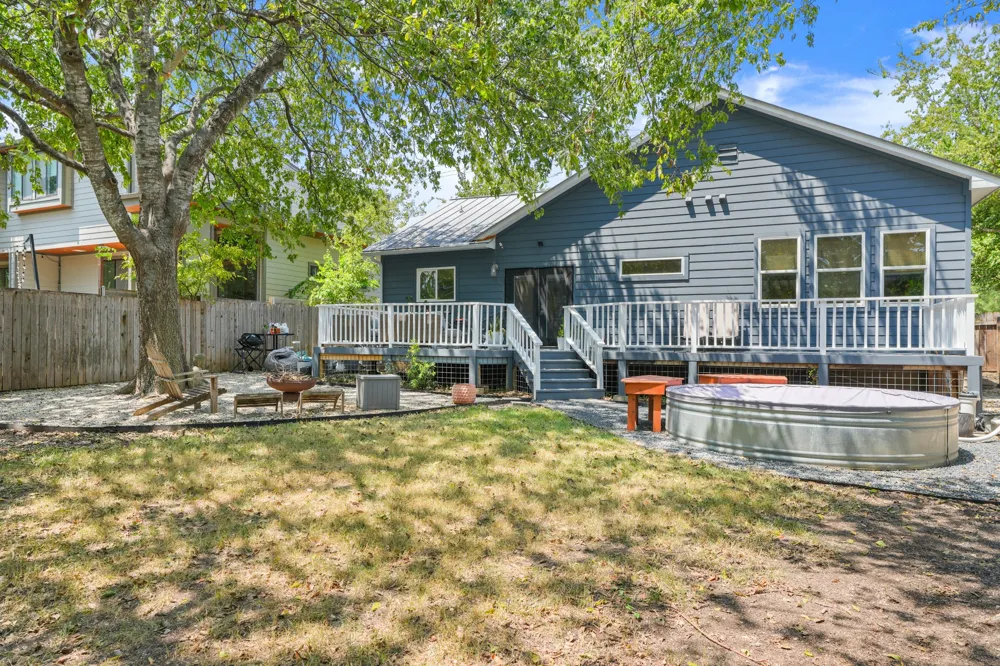 2501 Del Curto Road Austin, TX 78704