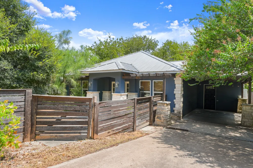 2501 Del Curto Road Austin, TX 78704