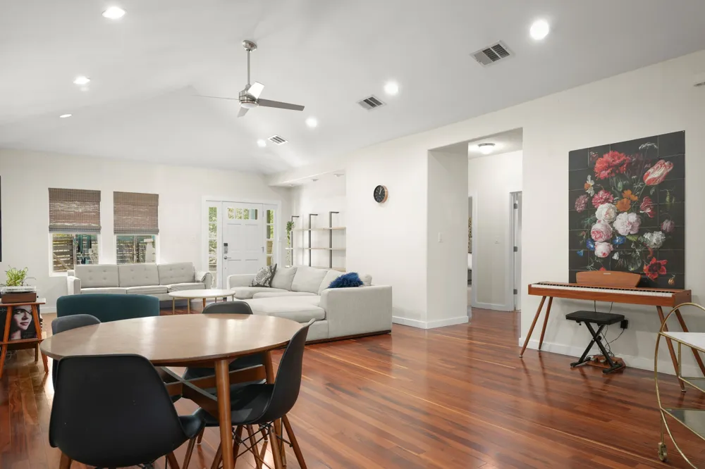 2501 Del Curto Road Austin, TX 78704