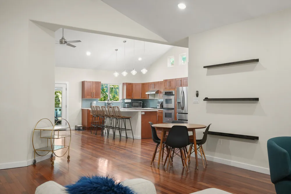 2501 Del Curto Road Austin, TX 78704