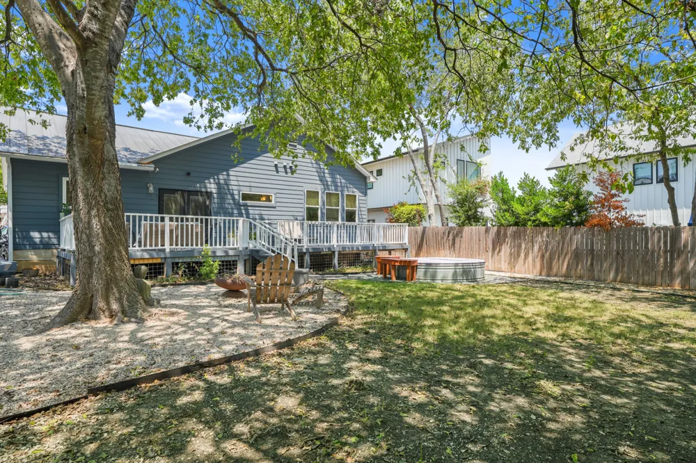 2501 Del Curto Road Austin, TX 78704