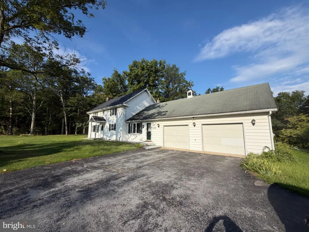 2403 FAIRVEIW Berkeley Springs, WV 25411