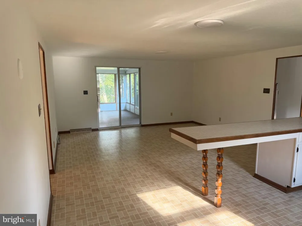 2403 FAIRVEIW Berkeley Springs, WV 25411
