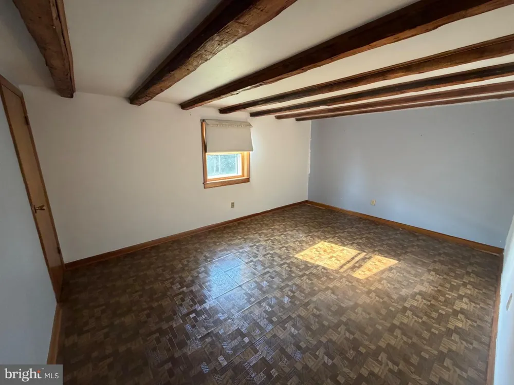 2403 FAIRVEIW Berkeley Springs, WV 25411
