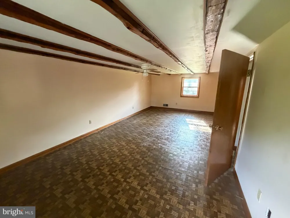 2403 FAIRVEIW Berkeley Springs, WV 25411