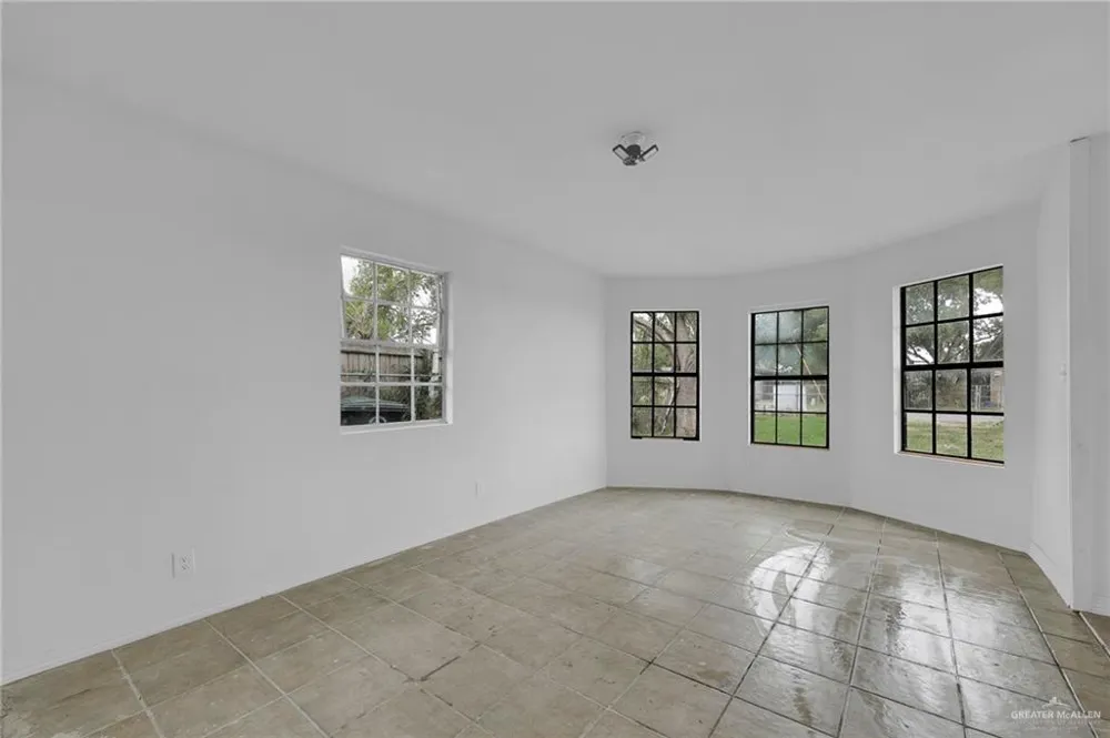 810 Catarina Street Weslaco, TX 78596