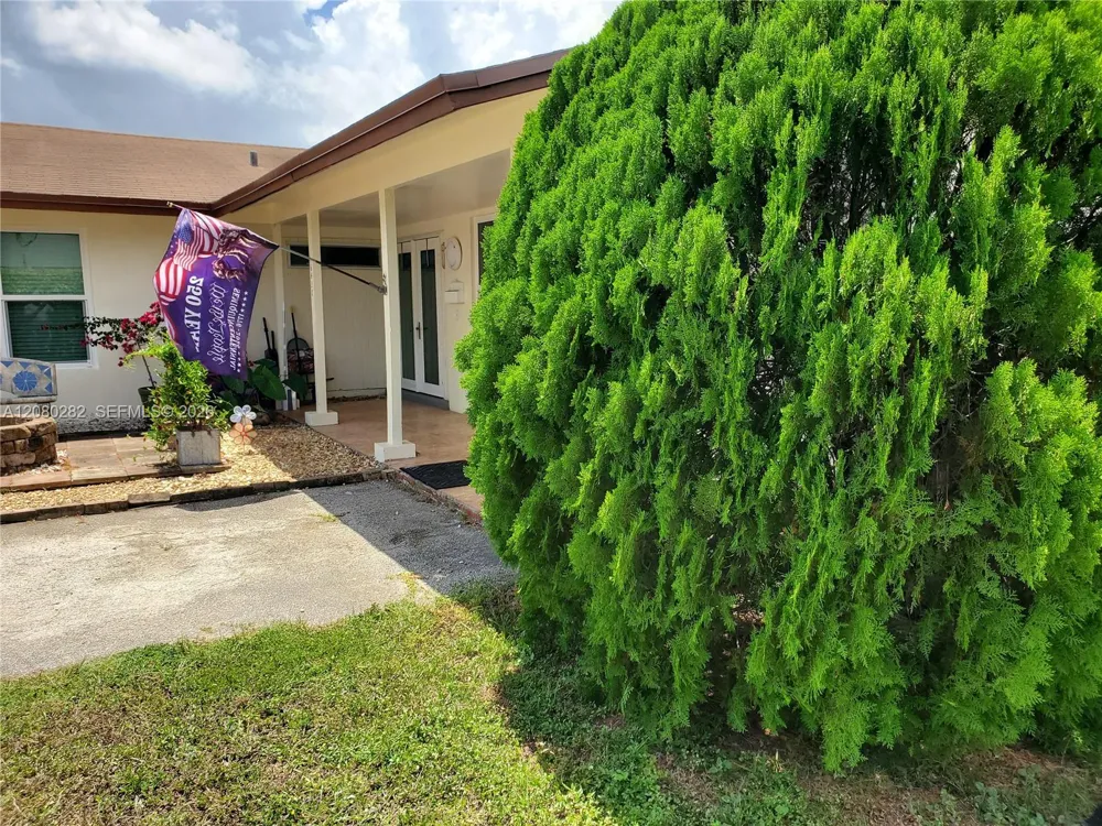 16630 SW 102nd Pl Miami, FL 33157