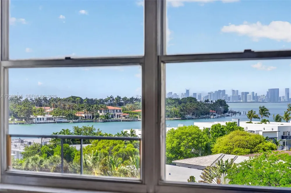 6900 Bay Dr #6B Miami Beach, FL 33141