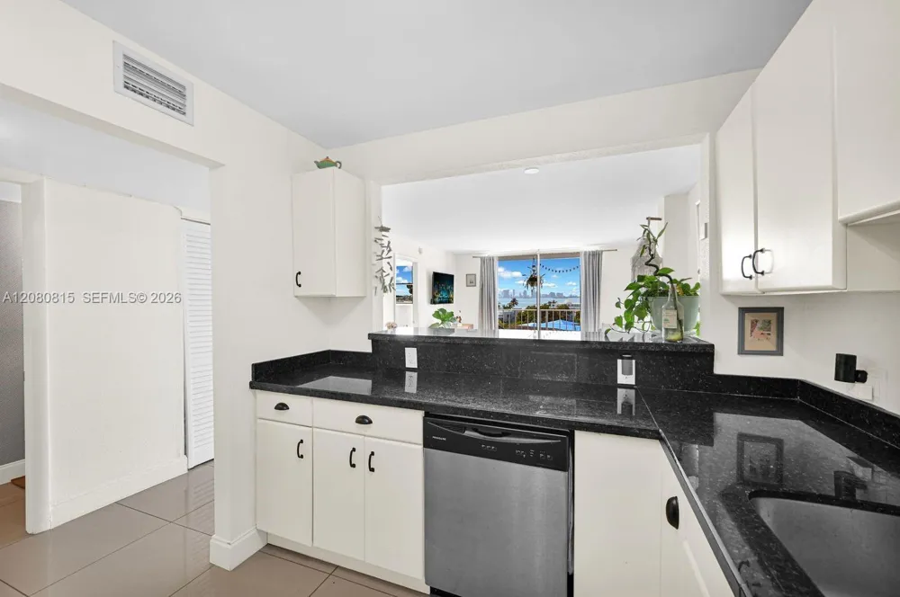 6900 Bay Dr #6B Miami Beach, FL 33141