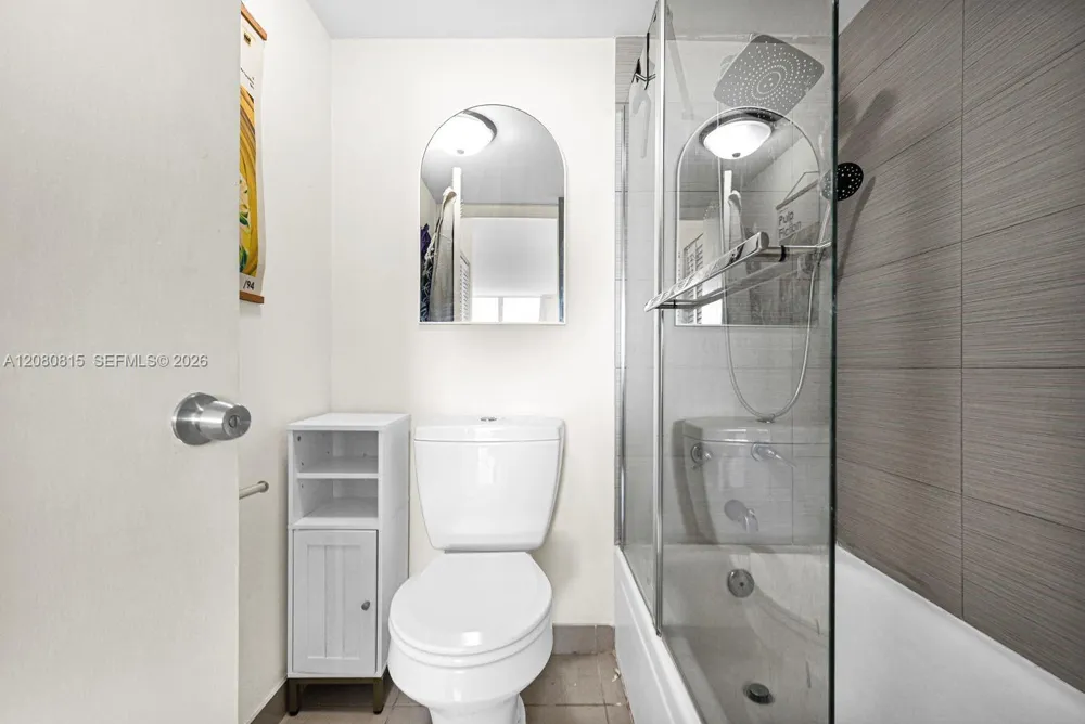 6900 Bay Dr #6B Miami Beach, FL 33141