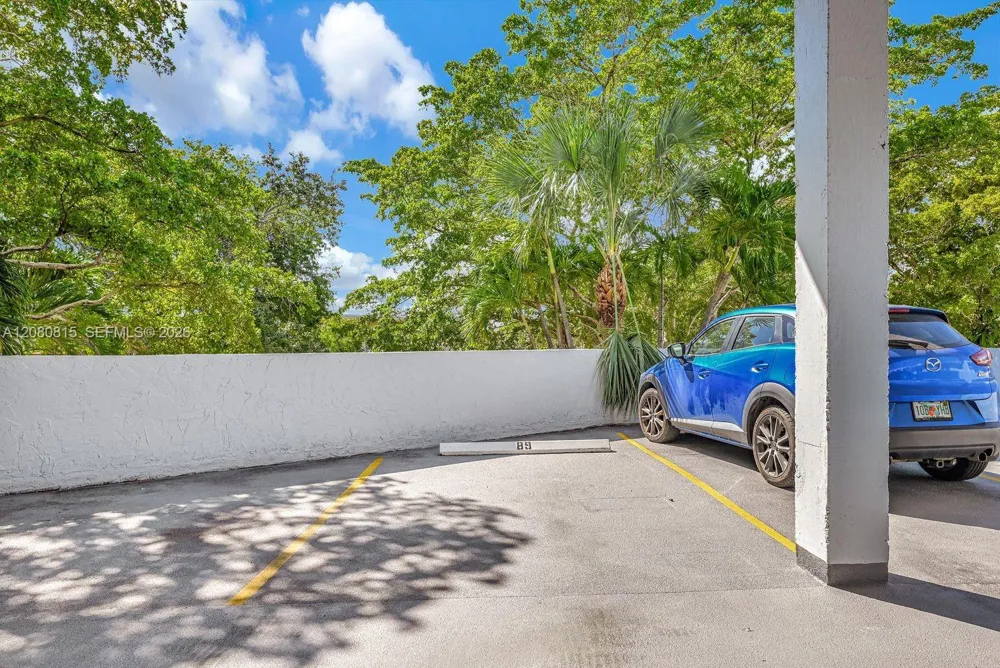 6900 Bay Dr #6B Miami Beach, FL 33141
