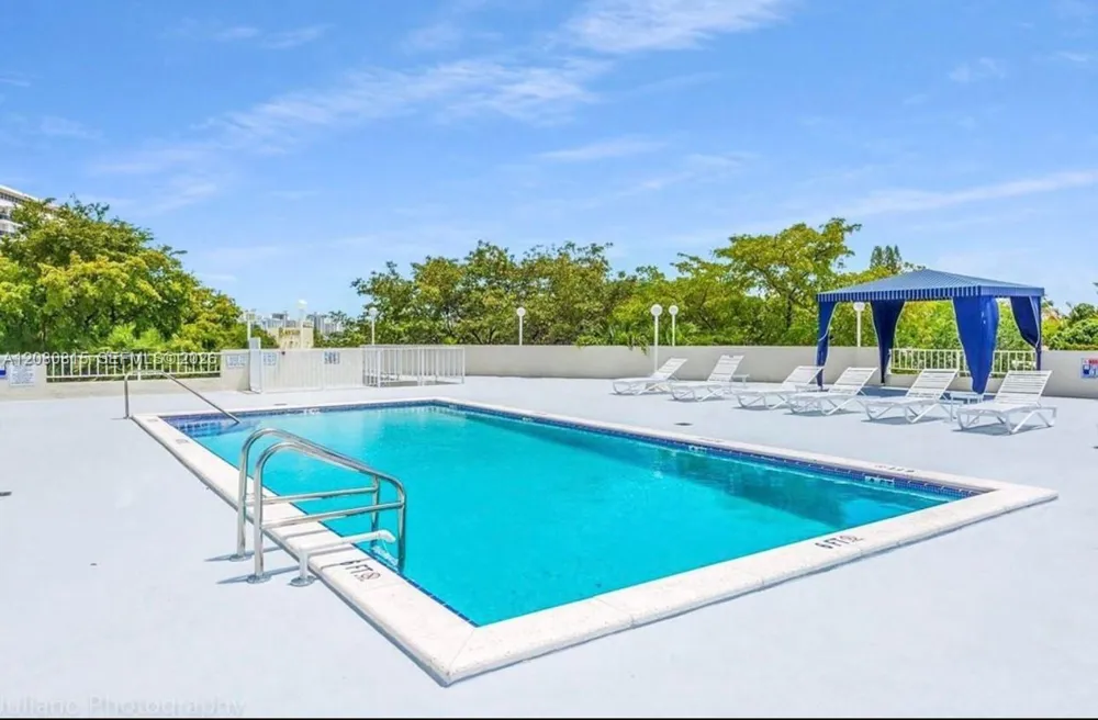 6900 Bay Dr #6B Miami Beach, FL 33141