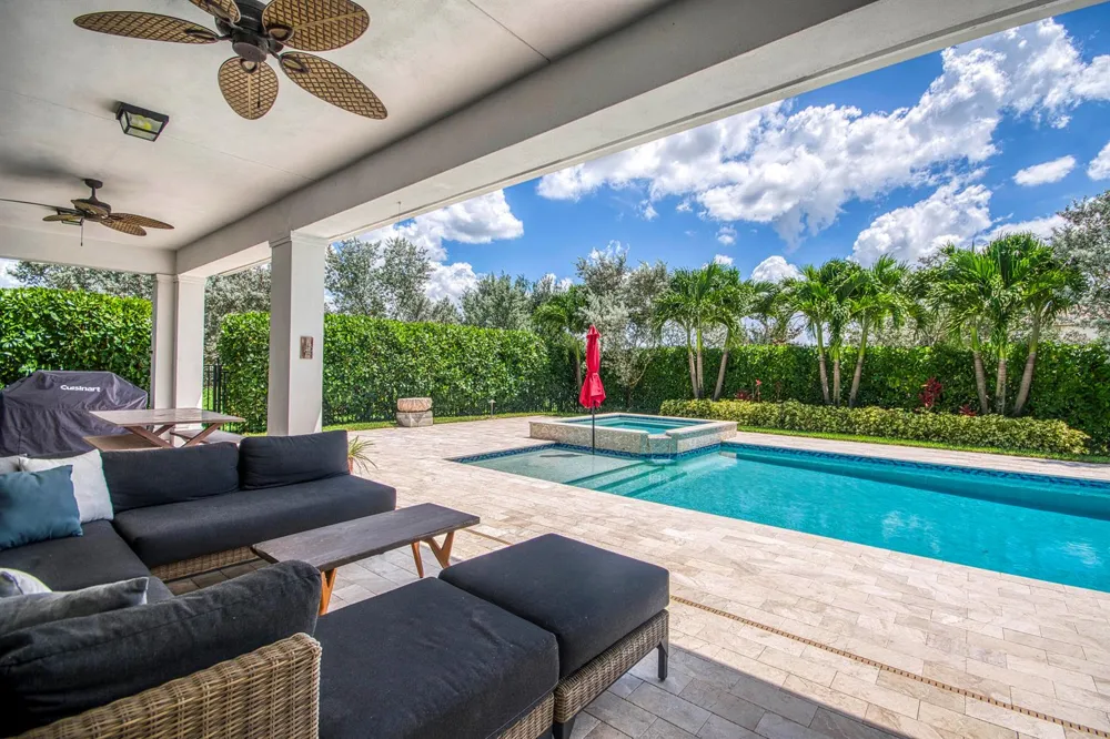 1086 Ember Ridge Run Loxahatchee, FL 33470
