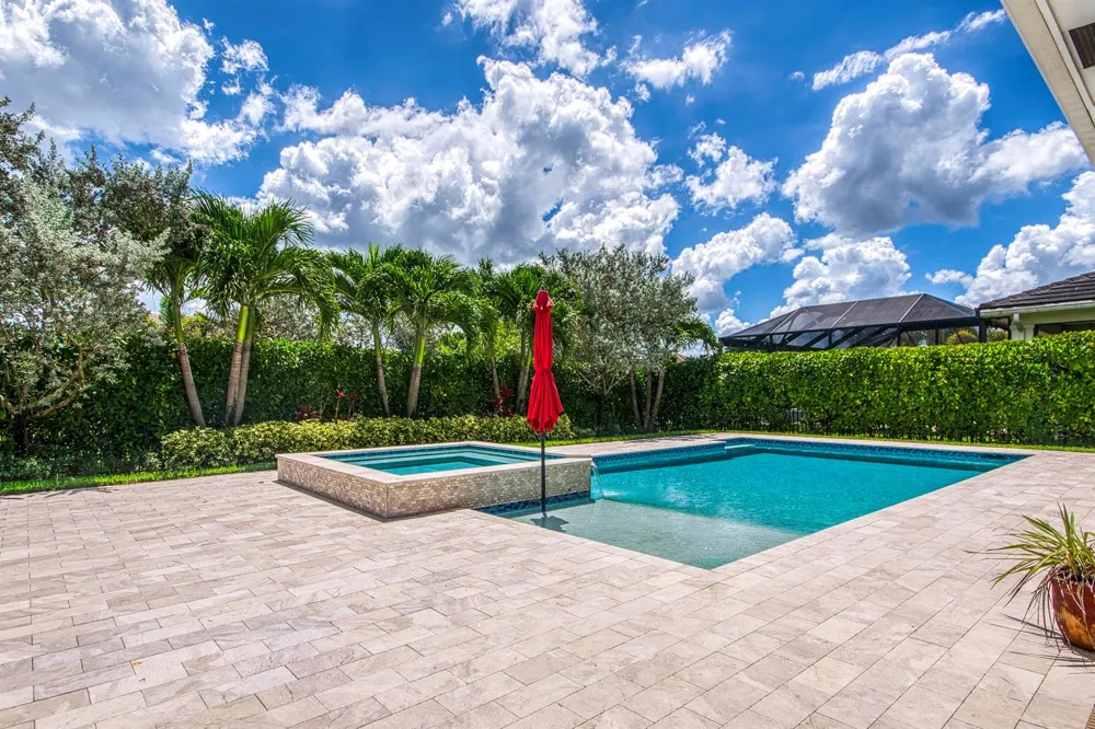 1086 Ember Ridge Run Loxahatchee, FL 33470
