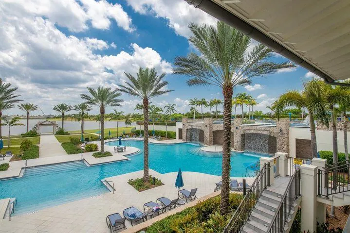 1086 Ember Ridge Run Loxahatchee, FL 33470