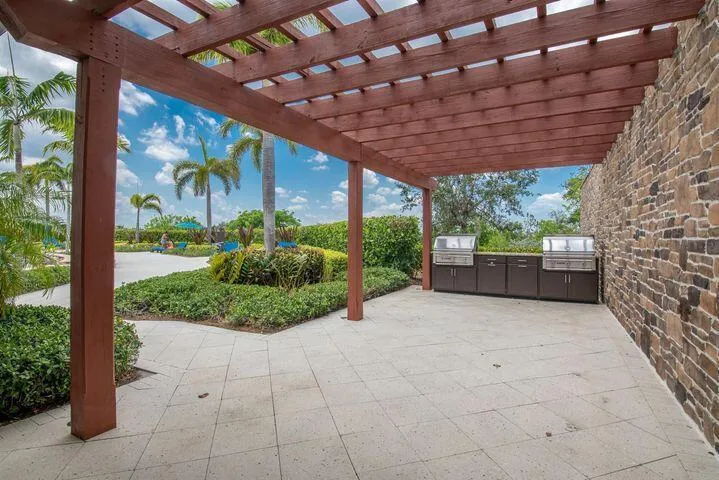 1086 Ember Ridge Run Loxahatchee, FL 33470