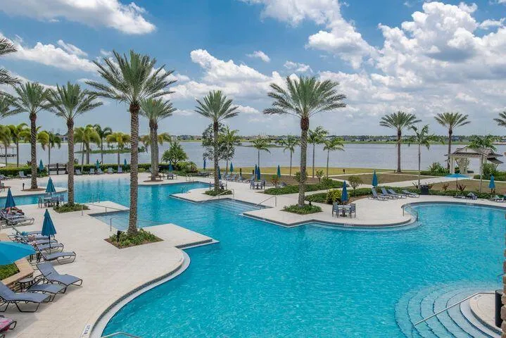 1086 Ember Ridge Run Loxahatchee, FL 33470