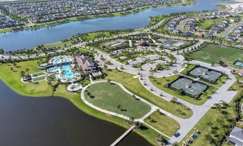 1086 Ember Ridge Run Loxahatchee, FL 33470
