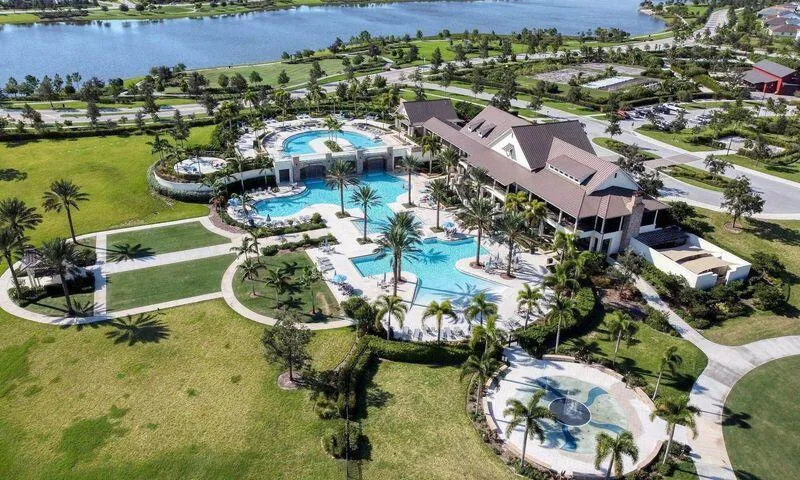 1086 Ember Ridge Run Loxahatchee, FL 33470