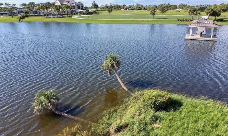 1086 Ember Ridge Run Loxahatchee, FL 33470