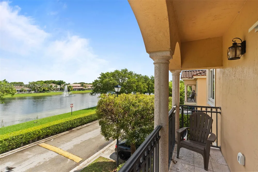16570 SW 70th St Miami, FL 33193