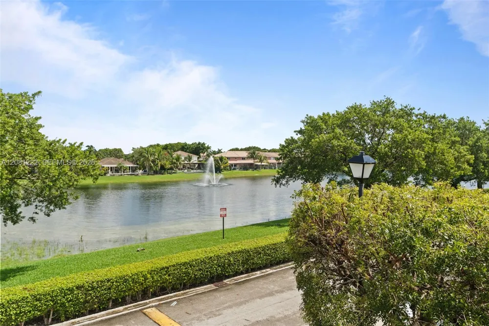 16570 SW 70th St Miami, FL 33193