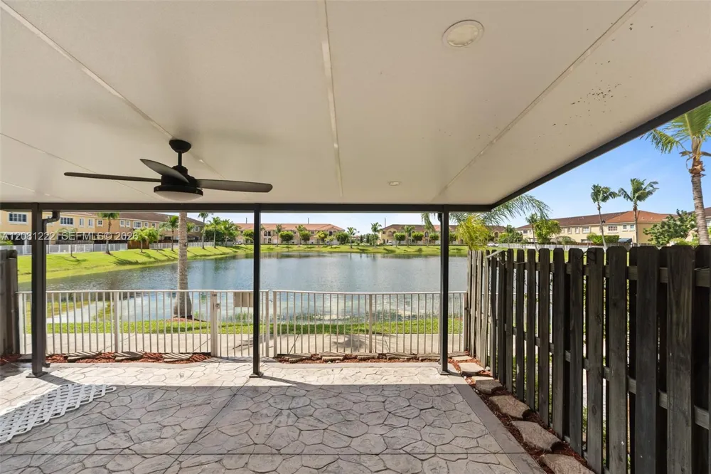 16570 SW 70th St Miami, FL 33193