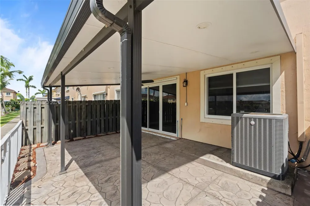 16570 SW 70th St Miami, FL 33193