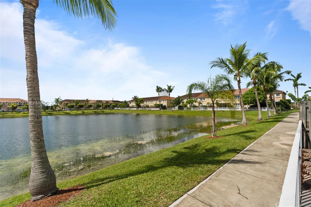16570 SW 70th St Miami, FL 33193