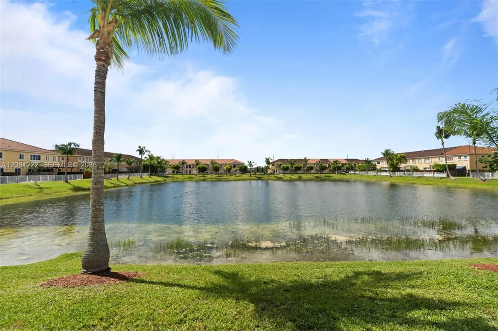 16570 SW 70th St Miami, FL 33193