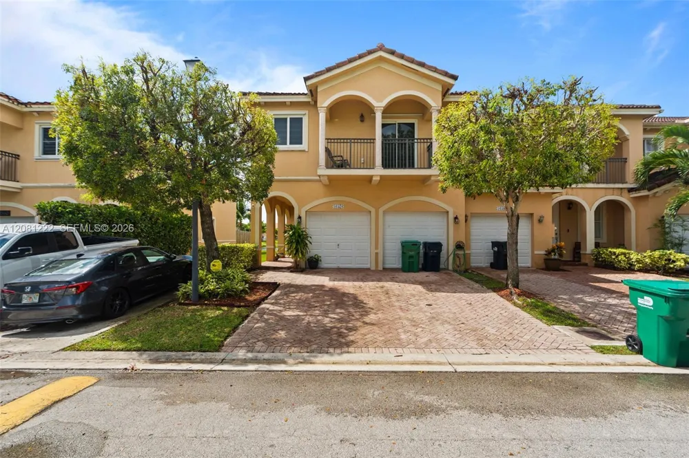 16570 SW 70th St Miami, FL 33193