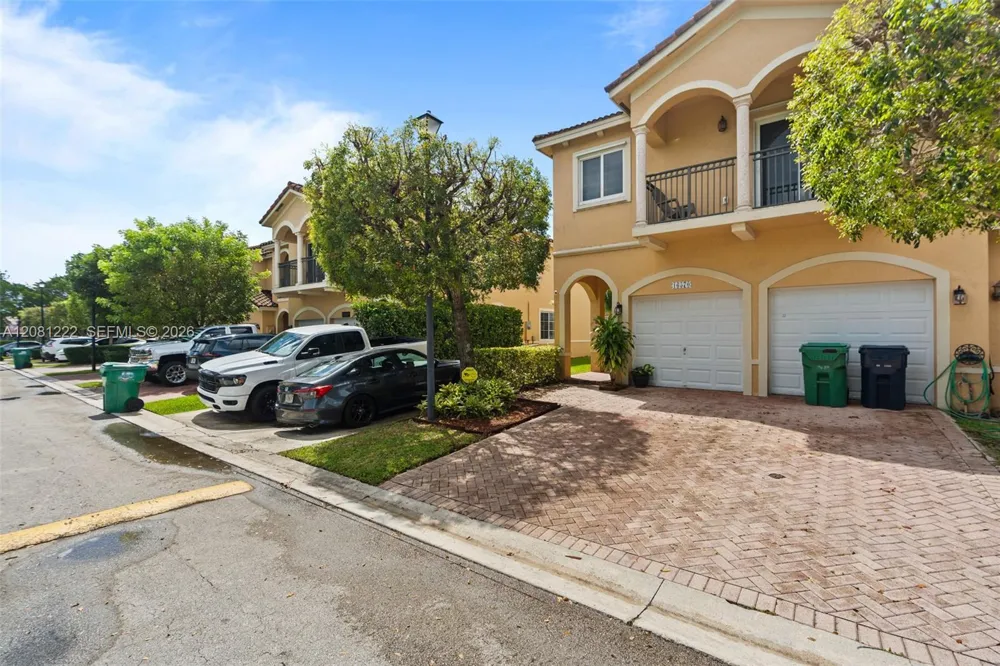 16570 SW 70th St Miami, FL 33193