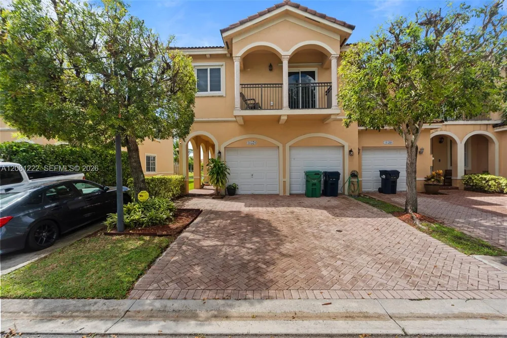 16570 SW 70th St Miami, FL 33193