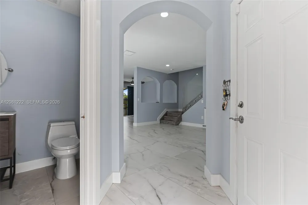 16570 SW 70th St Miami, FL 33193