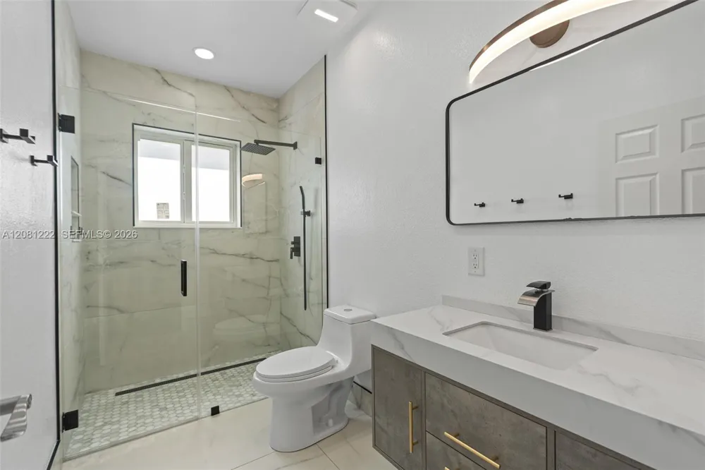 16570 SW 70th St Miami, FL 33193