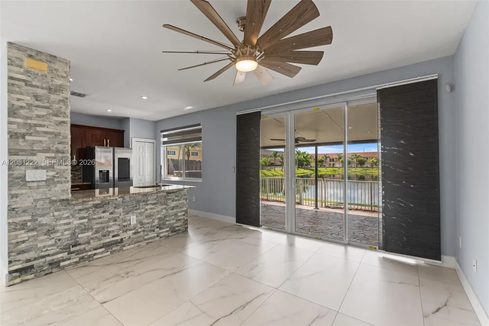 16570 SW 70th St Miami, FL 33193