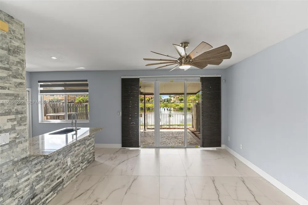16570 SW 70th St Miami, FL 33193