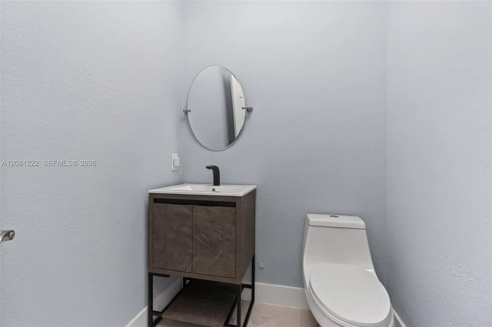 16570 SW 70th St Miami, FL 33193