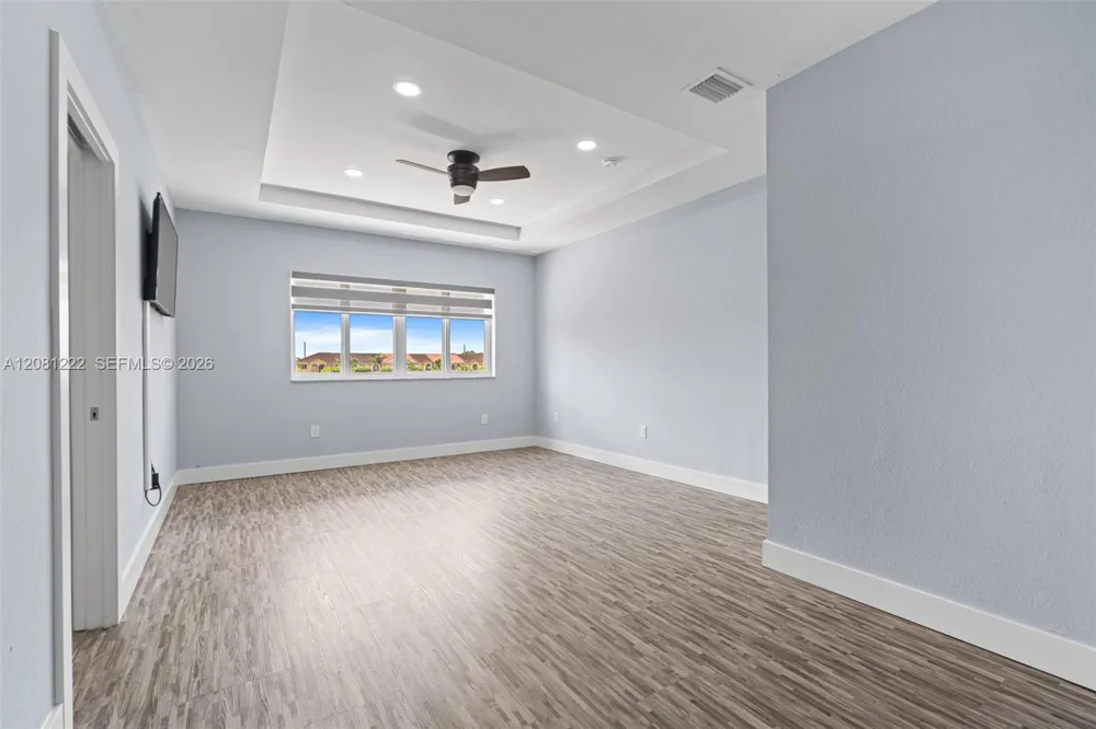16570 SW 70th St Miami, FL 33193