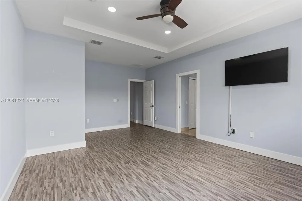 16570 SW 70th St Miami, FL 33193