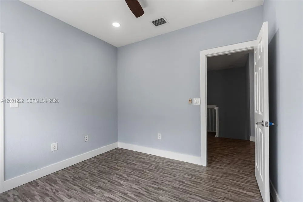 16570 SW 70th St Miami, FL 33193