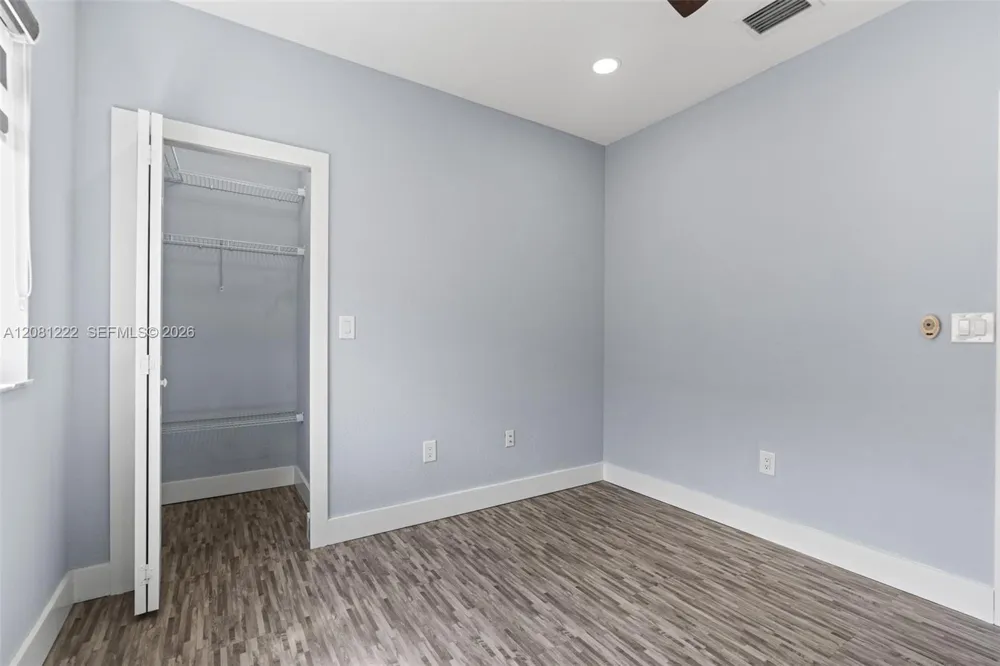 16570 SW 70th St Miami, FL 33193