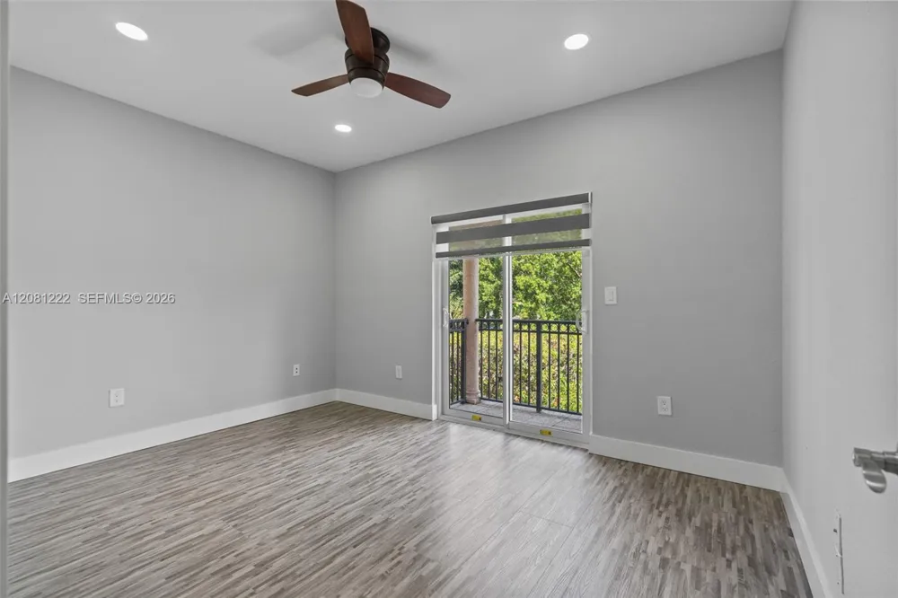 16570 SW 70th St Miami, FL 33193