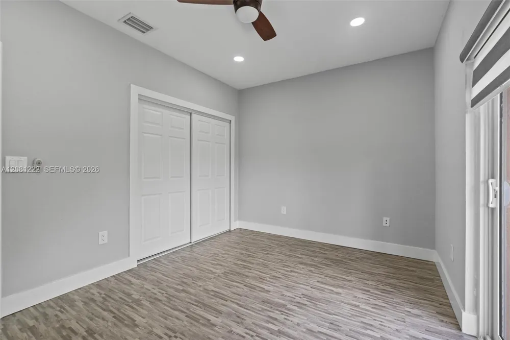 16570 SW 70th St Miami, FL 33193