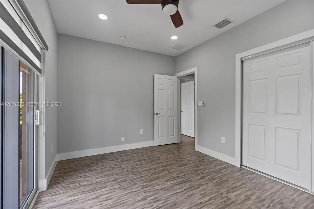 16570 SW 70th St Miami, FL 33193