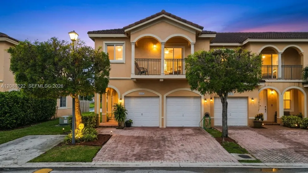 16570 SW 70th St Miami, FL 33193