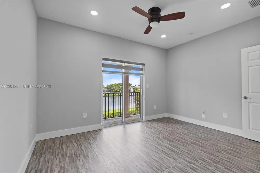 16570 SW 70th St Miami, FL 33193