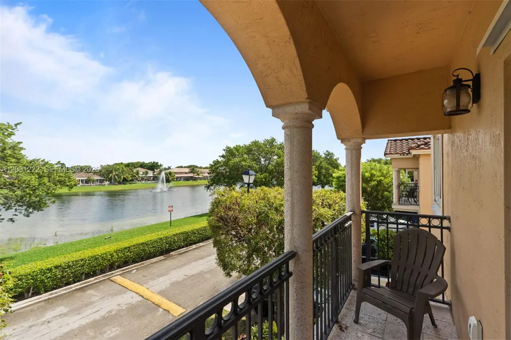 16570 SW 70th St Miami, FL 33193